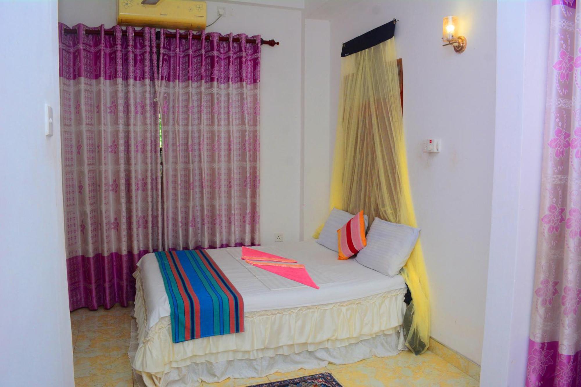 Tissa Rainbow Guest&Yala Hotel Tissamaharama Bagian luar foto