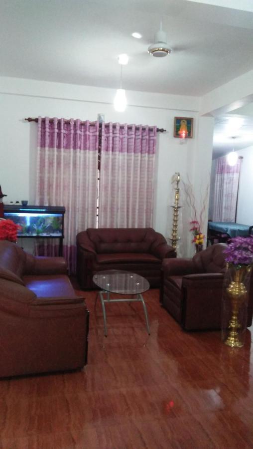Tissa Rainbow Guest&Yala Hotel Tissamaharama Bagian luar foto